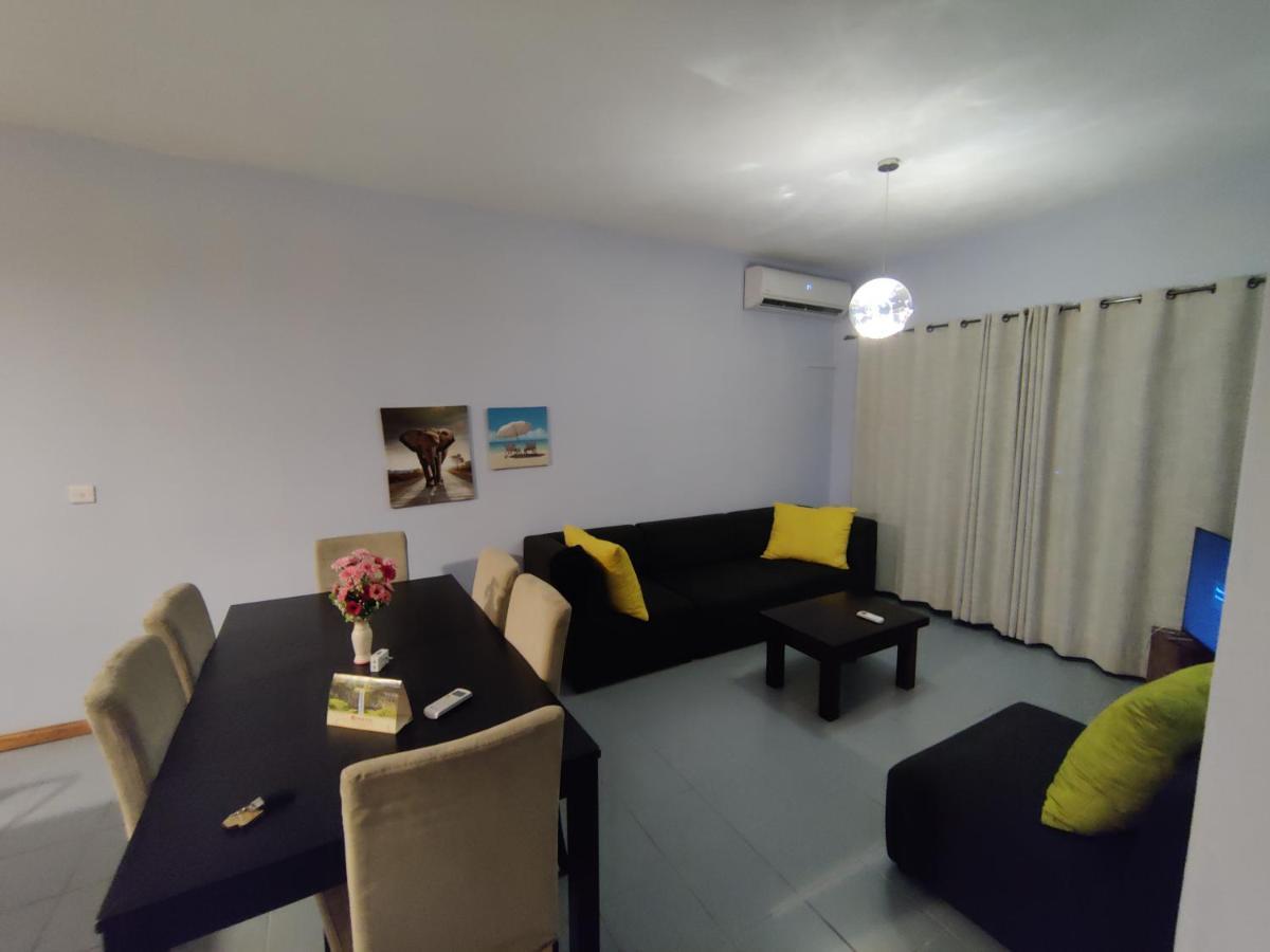 Ashiana Oceanside Apartment Flic-en-Flacq Екстериор снимка